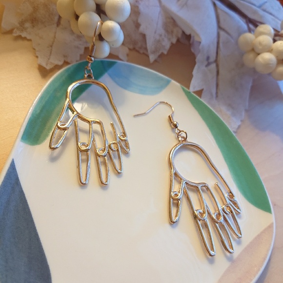 Hot Hands Shape Hook Earrings - Picture 3 of 7